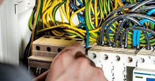 Электрика в частном доме под ключ в Усинске - стоимость услуг от 1560 руб.
